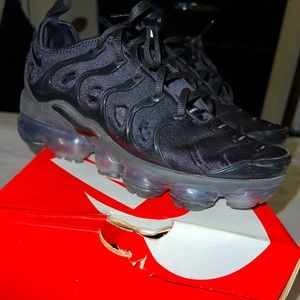 Nike Air Vapormax Plus (women)